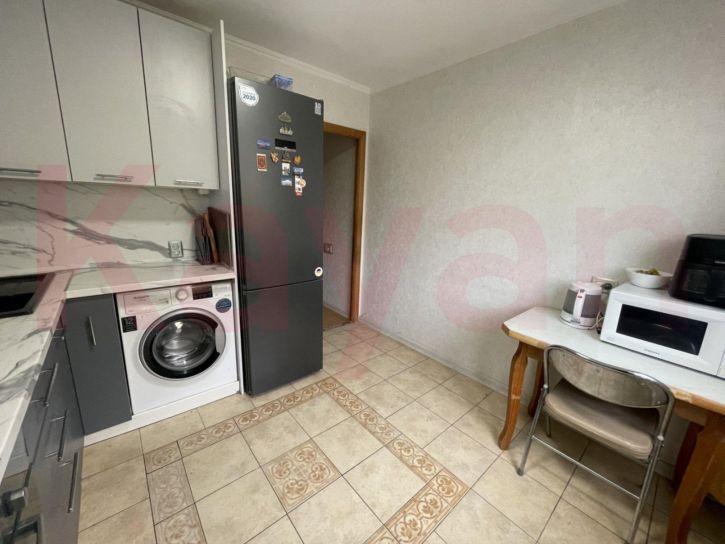 3-комн квартира Гидростроителей ул.