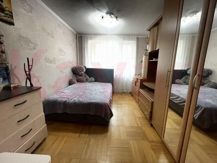 3-комн квартира Гидростроителей ул.