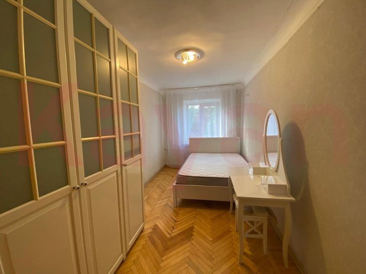 3-комн квартира Офицерская ул.