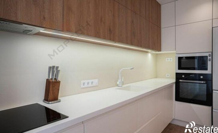 3-комн квартира улица Леонида Лаврова, 4,  д. 4