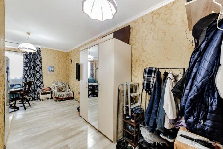 1-комн квартира Апрельская ул, 5