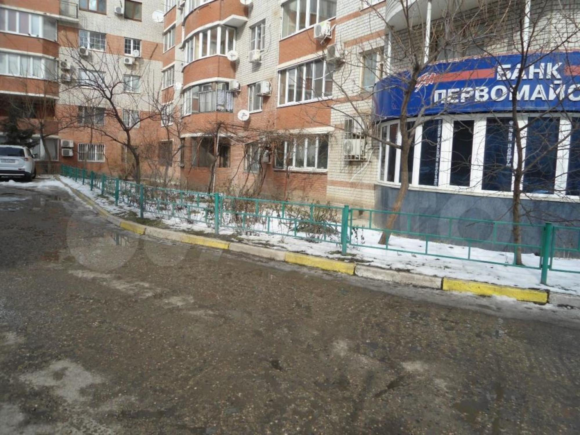 Купить комнату за 2 400 000 рублей на Чекистов пр-кт, 33