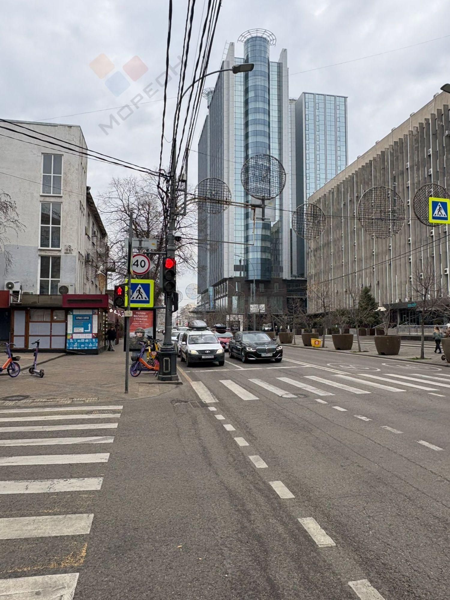 Купить торговое помещение за 13 500 000 рублей на Красная ул, 57