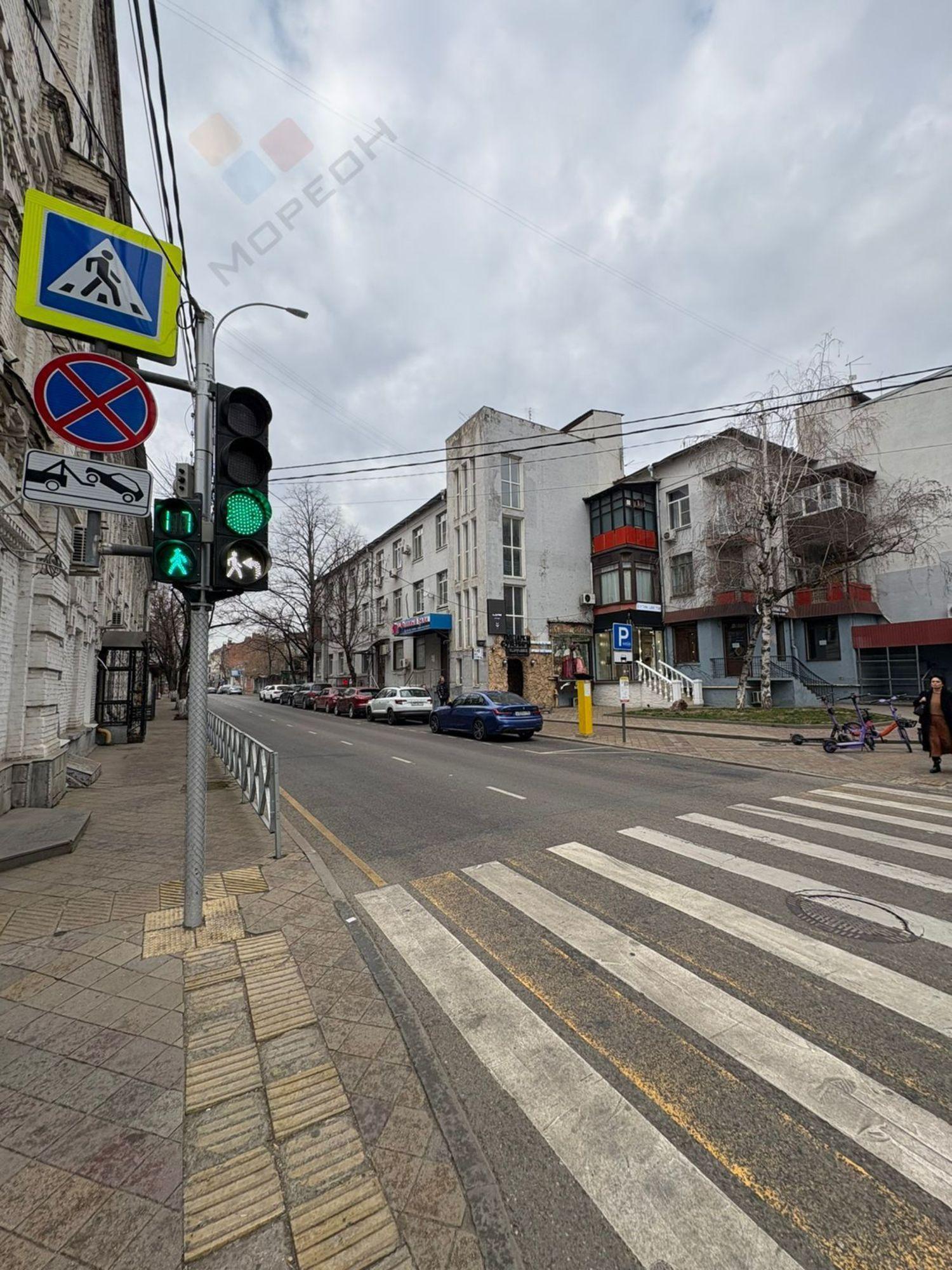 Купить торговое помещение за 13 500 000 рублей на Красная ул, 57