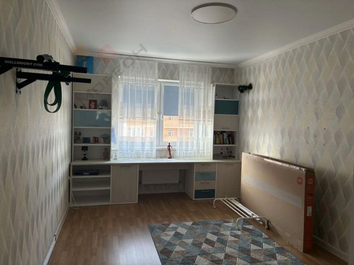 2-комн квартира им. 70-летия Октября ул, 1/2