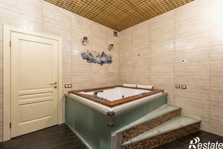 3-комн квартира микрорайон Центральный,Кубанская Набережная улица,37/12