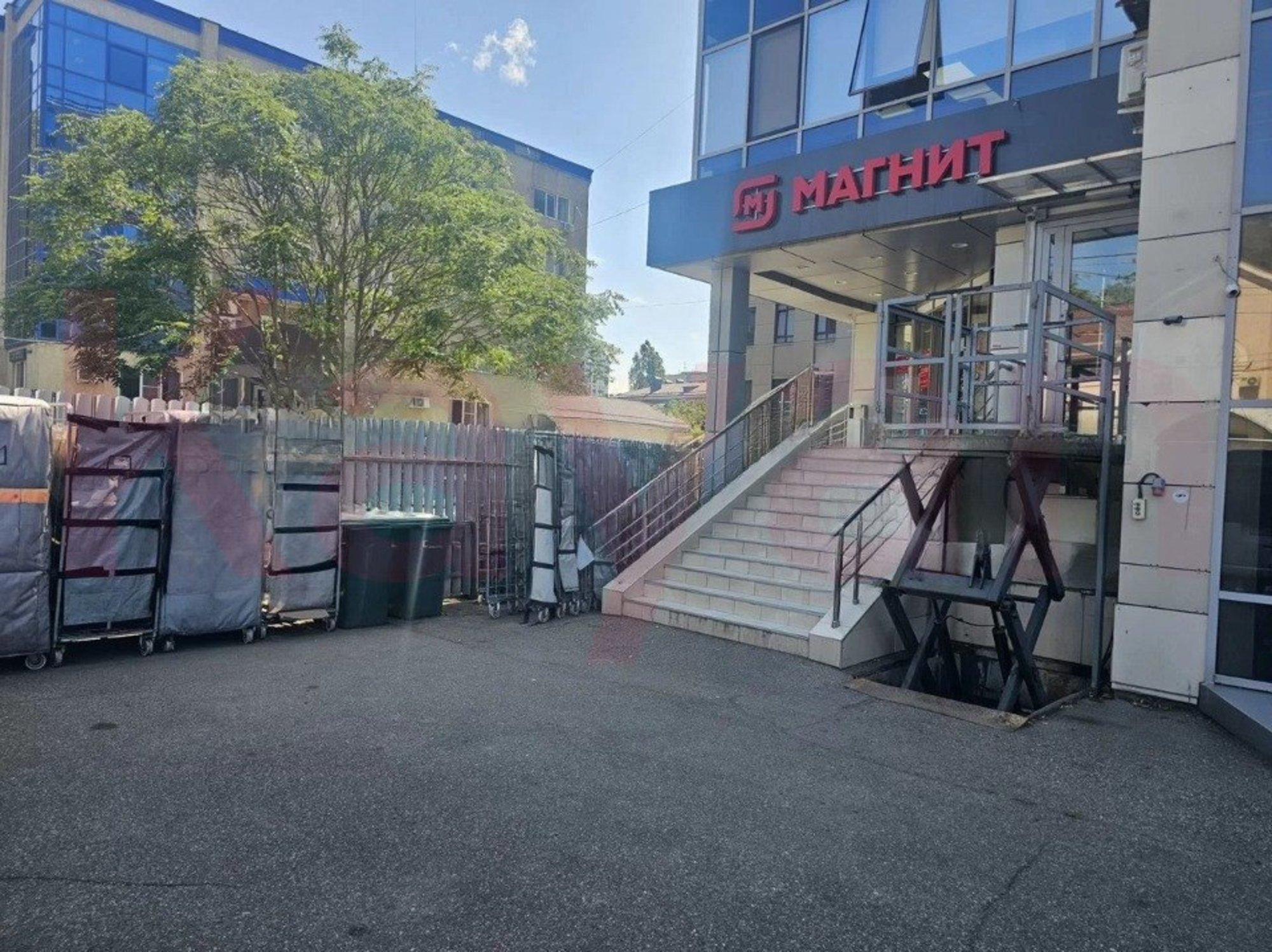 Купить торговое помещение за 75 000 000 рублей на Дзержинского ул.
