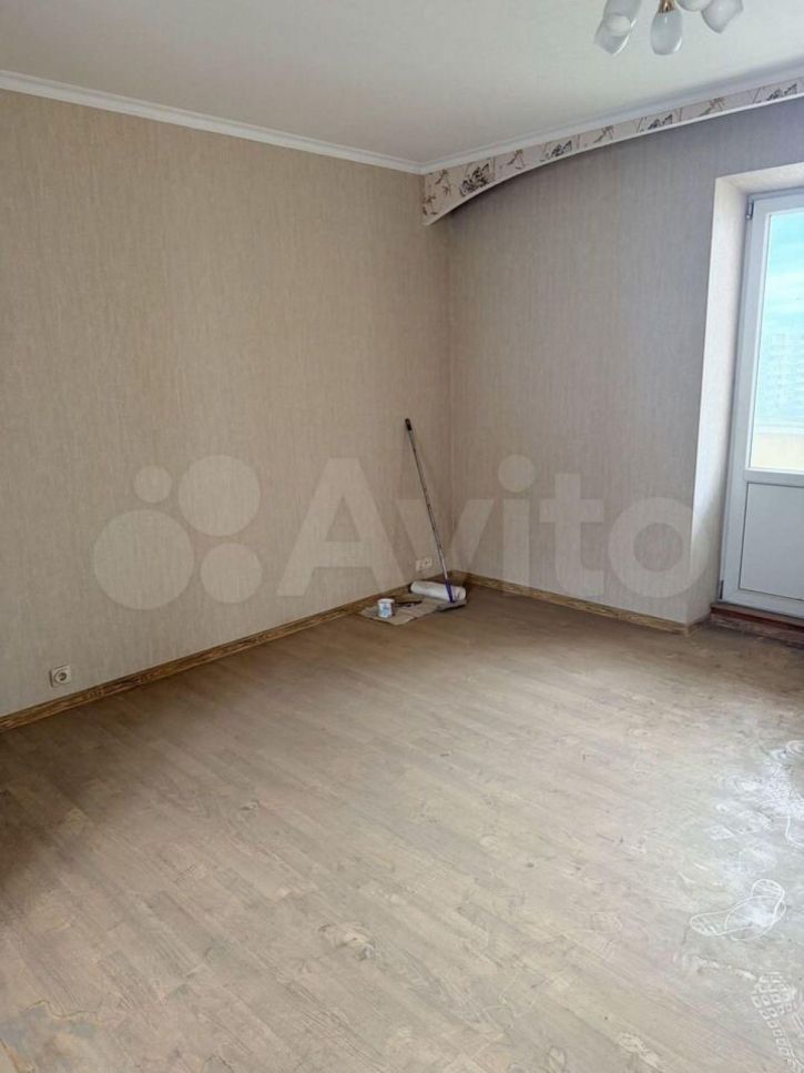 5-комн квартира Чекистов пр-кт, 1