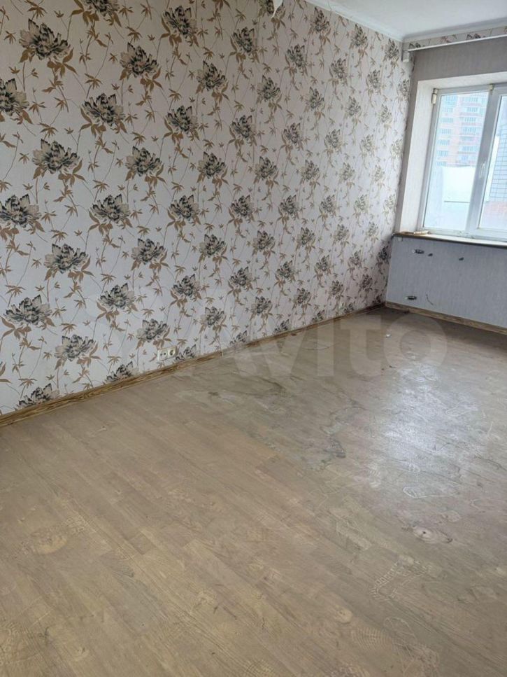5-комн квартира Чекистов пр-кт, 1