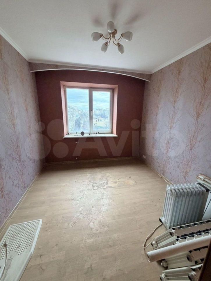 5-комн квартира Чекистов пр-кт, 1