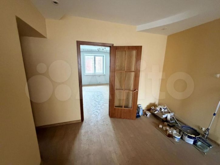5-комн квартира Чекистов пр-кт, 1