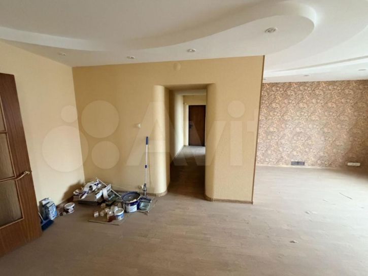 5-комн квартира Чекистов пр-кт, 1