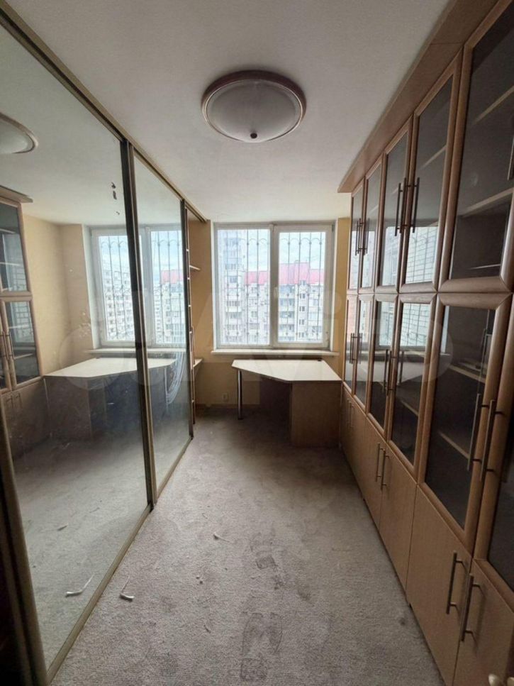 5-комн квартира Чекистов пр-кт, 1
