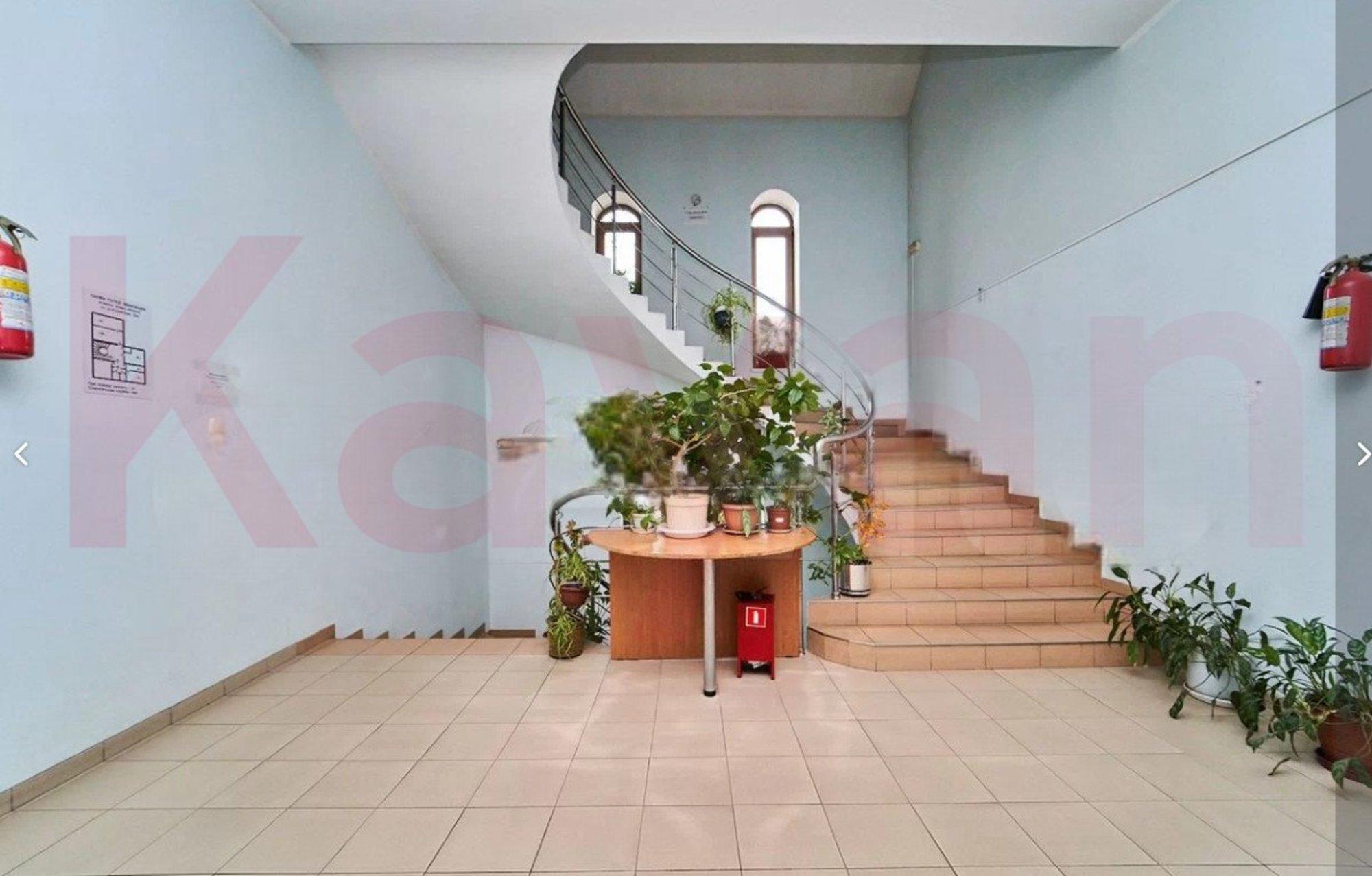 Купить офис, помещение под офис за 100 000 000 рублей на Кузнечная ул.