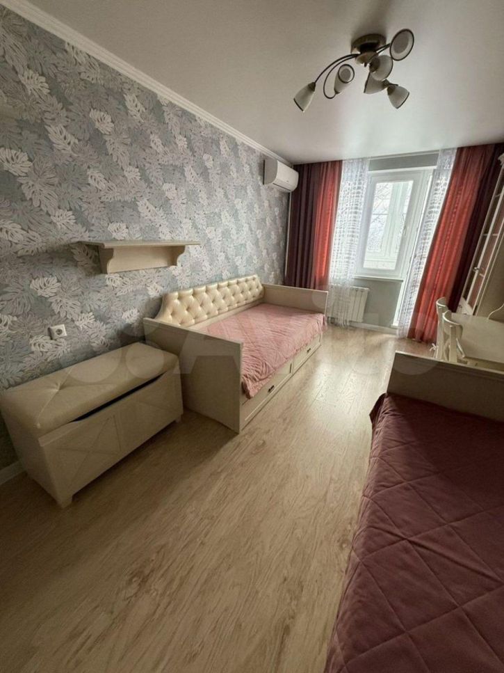 3-комн квартира Игнатова ул, 65