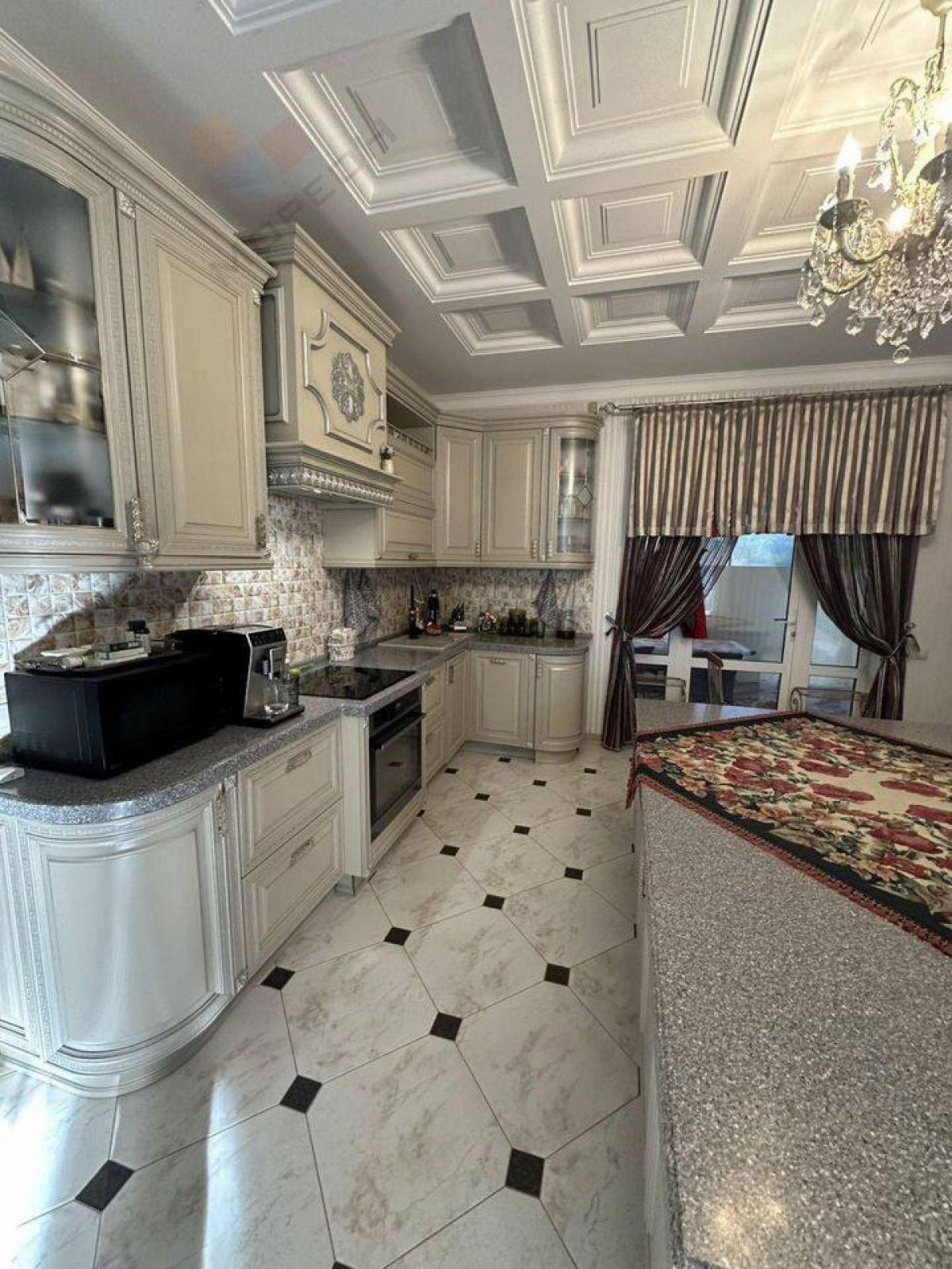 Купить дачу, дом, коттедж за 34 000 000 рублей на Альпийский пр-д, 1