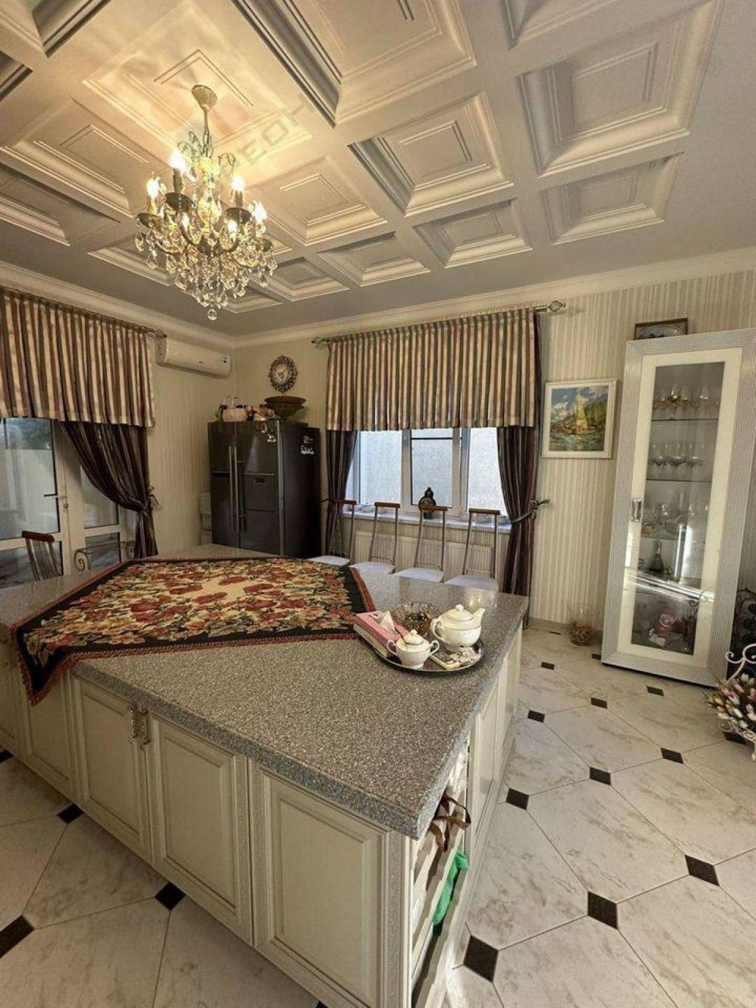 Купить дачу, дом, коттедж за 34 000 000 рублей на Альпийский пр-д, 1