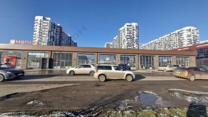 Торговое помещение им. Кирилла Россинского ул, 3