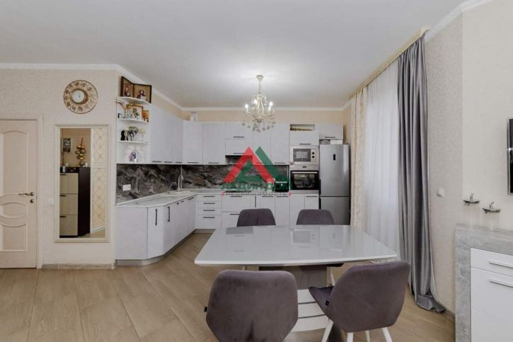 3-комн квартира им. Ивана Рослого улица, д.18