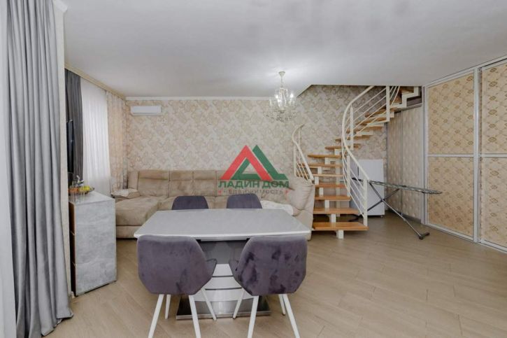3-комн квартира им. Ивана Рослого улица, д.18