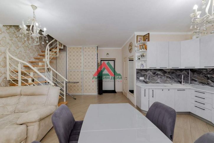 3-комн квартира им. Ивана Рослого улица, д.18