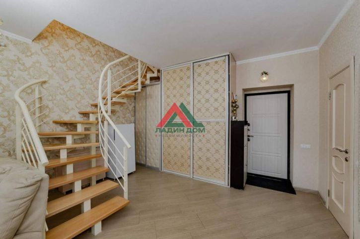 3-комн квартира им. Ивана Рослого улица, д.18