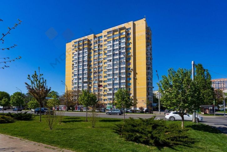 3-комн квартира Уральская ул, 111/1