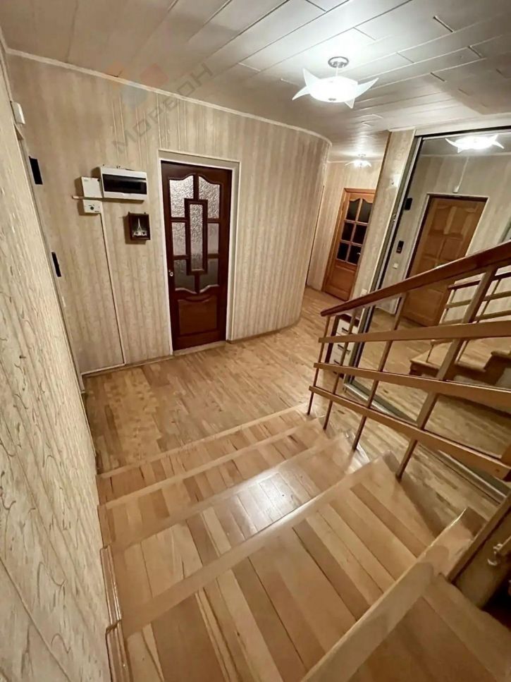 5-комн квартира Индустриальная ул, 32