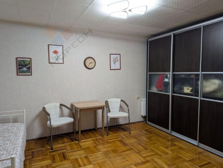 3-комн квартира Уральская ул, 172