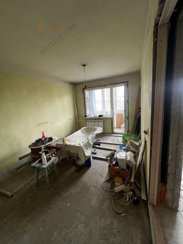 1-комн квартира Селезнёва ул, 122