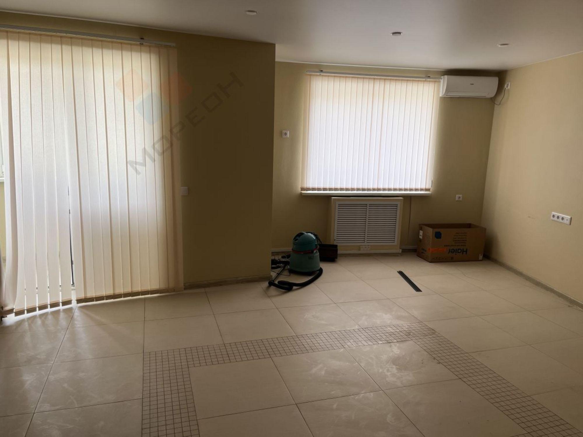 Купить офис, помещение под офис за 12 757 500 рублей на им. Селезнева ул, 248
