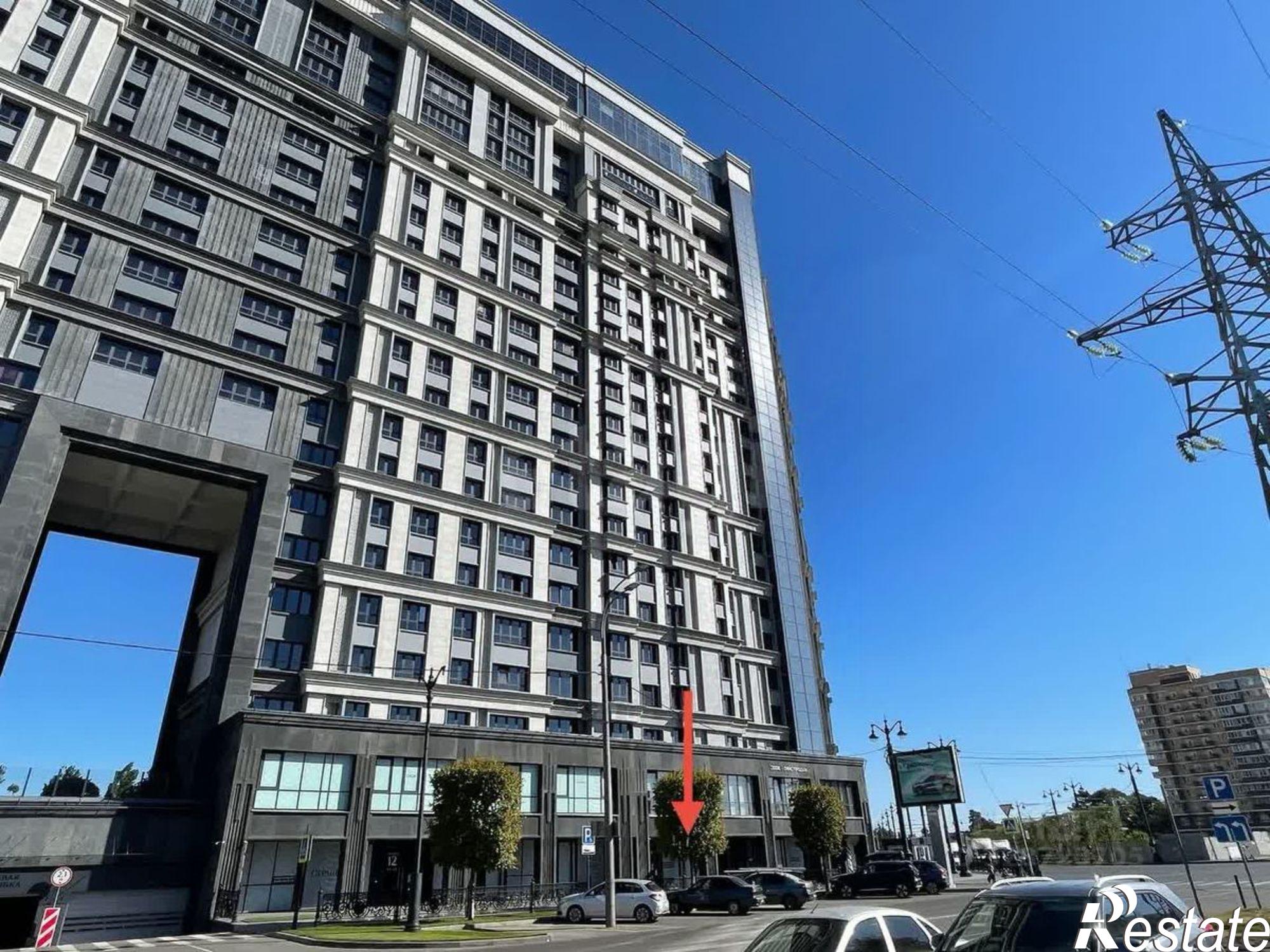 Купить торговое помещение за 25 606 100 рублей на Школьная улица, 1