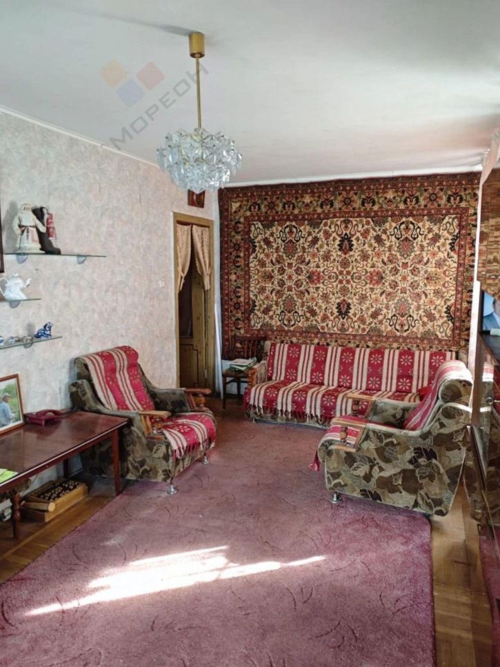 2-комн квартира Гагарина ул, 143