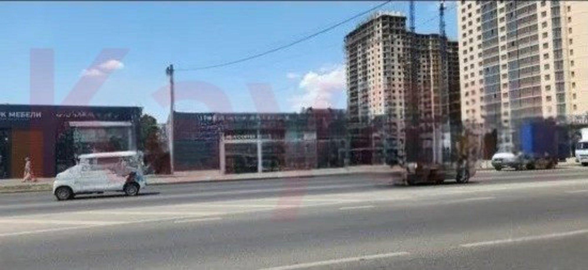 Купить торговое помещение за 85 000 000 рублей на Российская ул.
