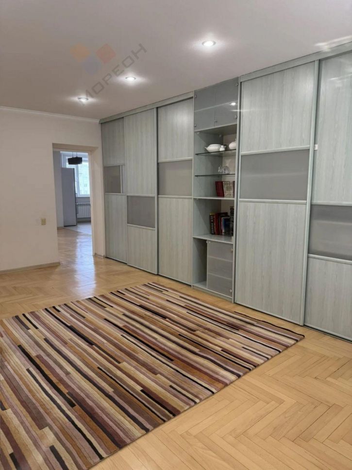 2-комн квартира Академика Пустовойта ул, 6