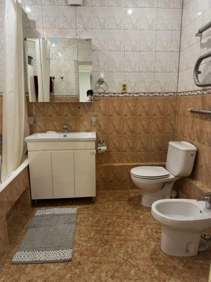 2-комн квартира Академика Пустовойта ул, 6