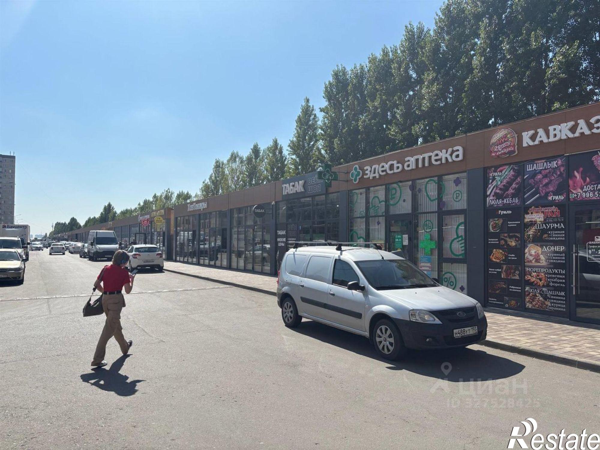 Купить торговое помещение за 29 877 300 рублей на улица Александра Маринеско, 36