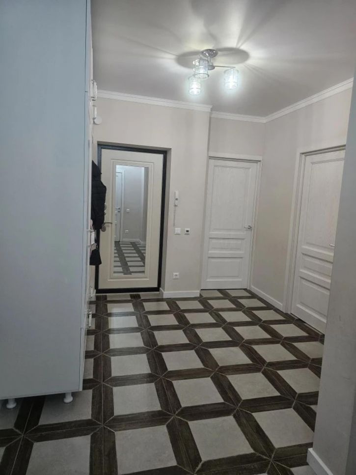 3-комн квартира улица имени Героя Николая Шевелёва, 1