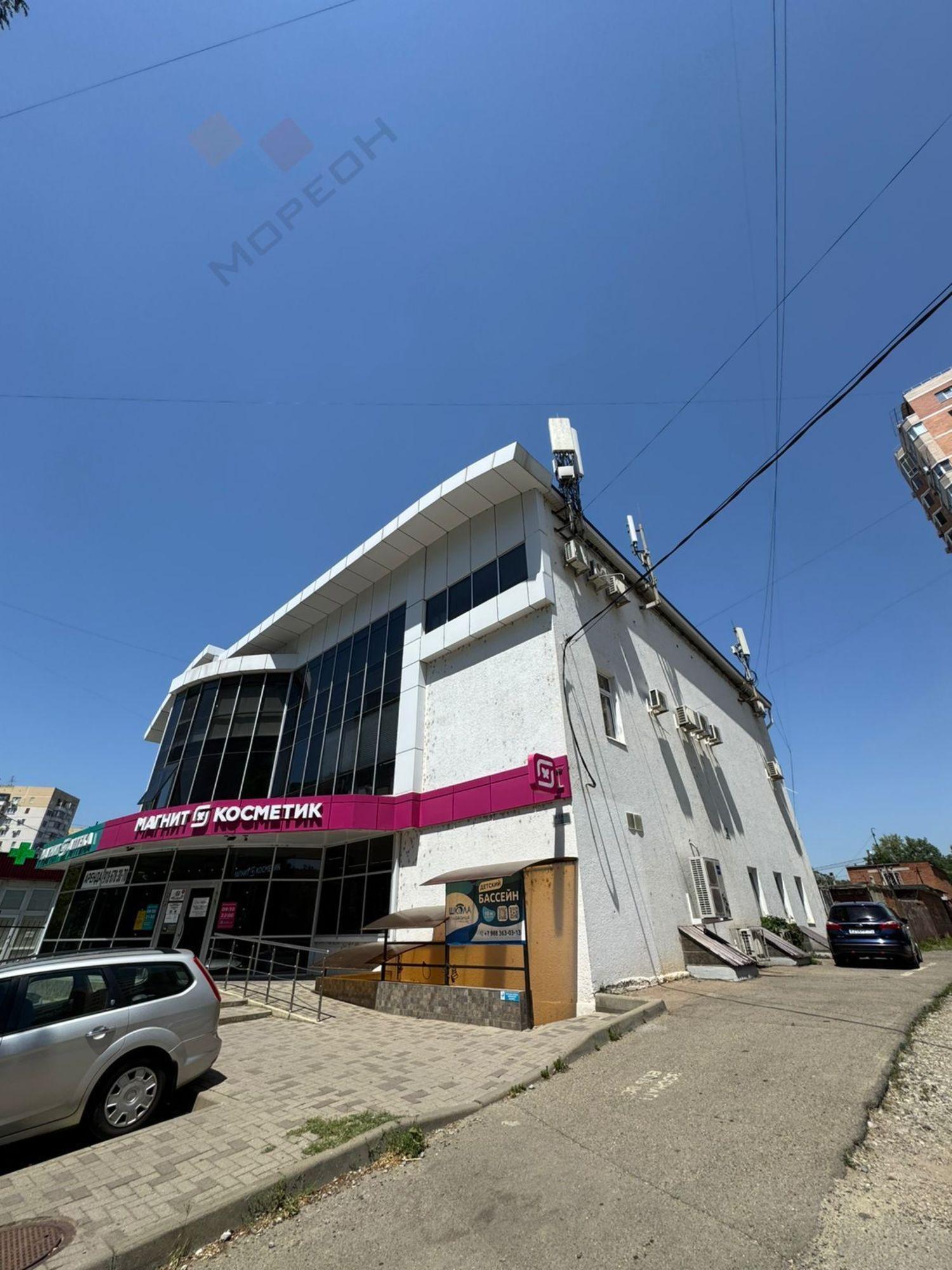 Купить торговое помещение за 155 000 000 рублей на им. Думенко ул, 27