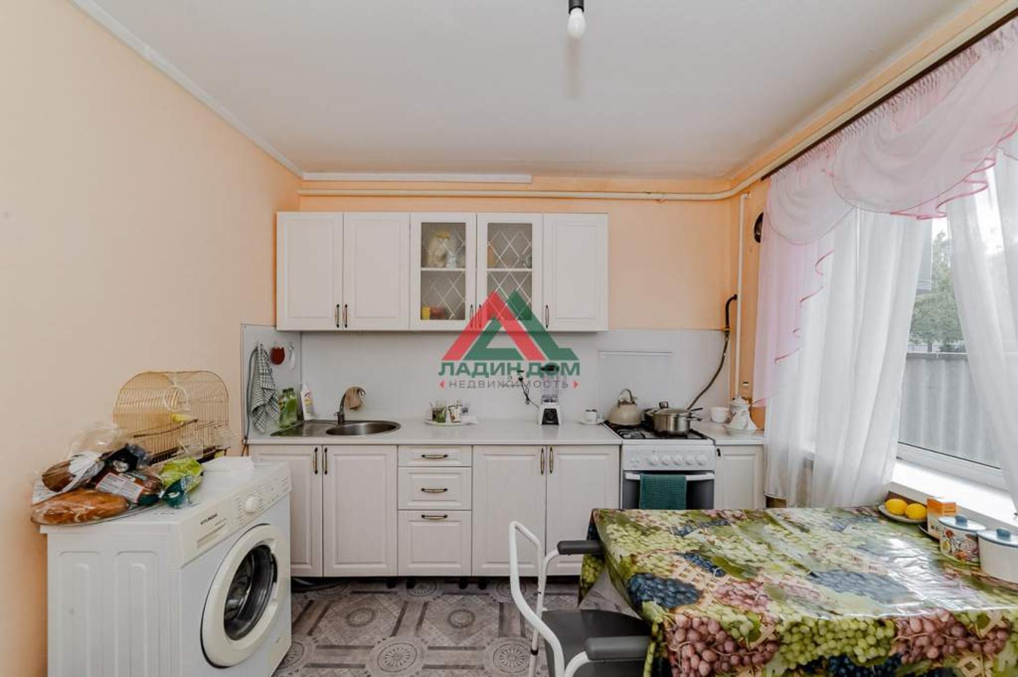 Купить дачу, дом, коттедж за 23 000 000 рублей на Венский проезд, д.3