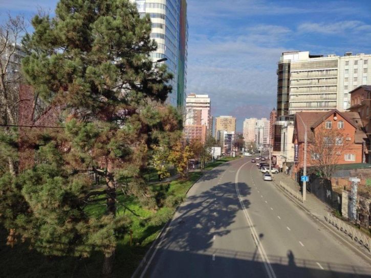 5-комн квартира Кубанская Набережная ул.