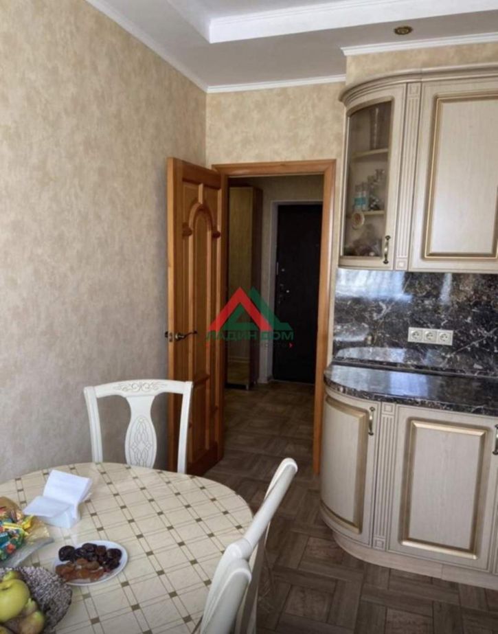 2-комн квартира им. Комарова В.М. улица, д.21/1к7