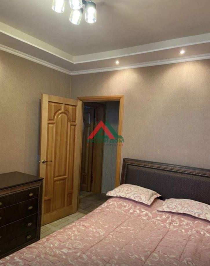 2-комн квартира им. Комарова В.М. улица, д.21/1к7
