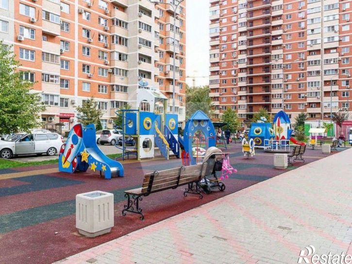 3-комн квартира улица Героя Сарабеева, 9,  д. 9