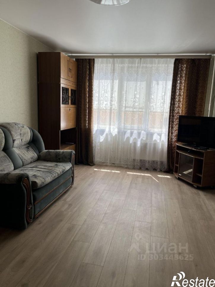 2-комн квартира проспект Чекистов, 40,  д. 40