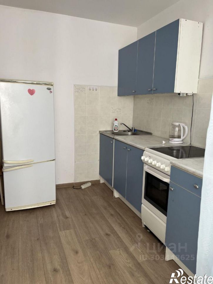 2-комн квартира проспект Чекистов, 40,  д. 40