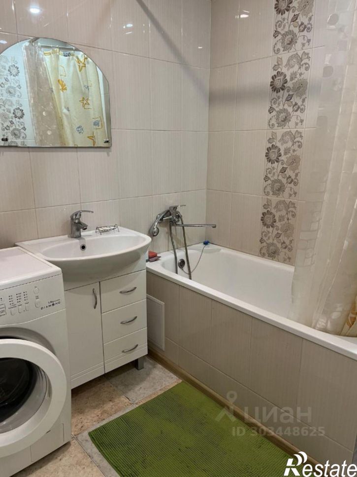 2-комн квартира проспект Чекистов, 40,  д. 40