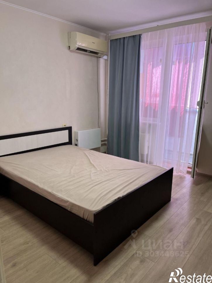 2-комн квартира проспект Чекистов, 40,  д. 40