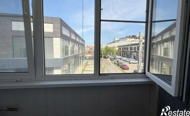 2-комн квартира Заполярная улица, 52,  д. 52