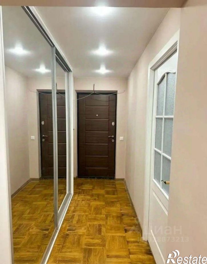 3-комн квартира улица 70 лет Октября, 2,  д. 2